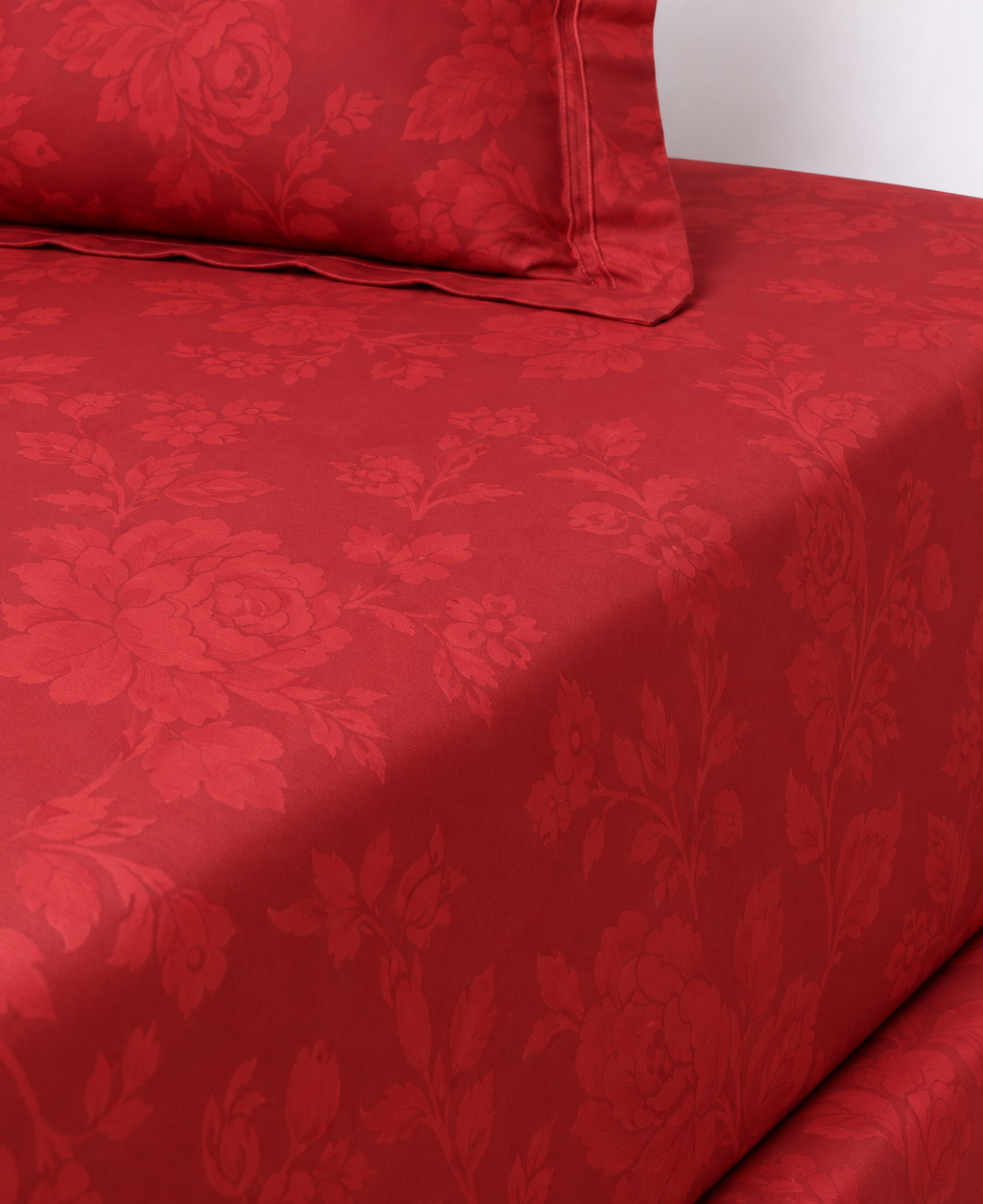 Marie red fitted sheet